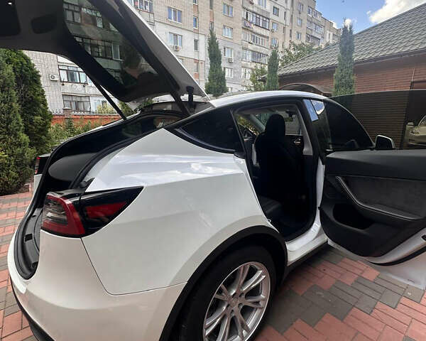 Белый Тесла Model Y, объемом двигателя 0 л и пробегом 18 тыс. км за 37345 $, фото 10 на Automoto.ua