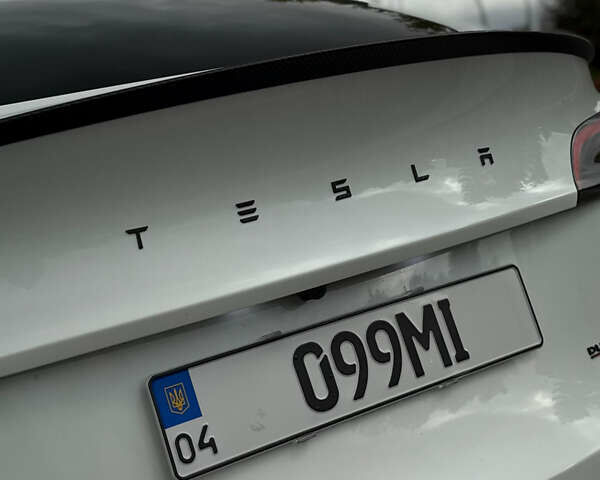 Білий Тесла Model Y, об'ємом двигуна 0 л та пробігом 52 тис. км за 32000 $, фото 17 на Automoto.ua