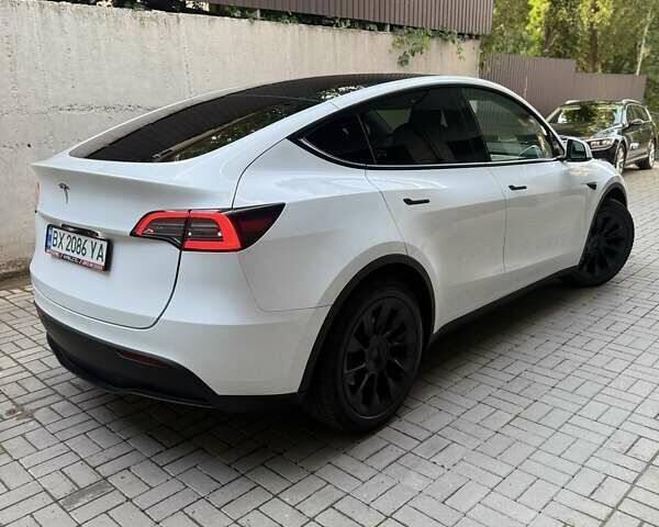 Белый Тесла Model Y, объемом двигателя 0 л и пробегом 33 тыс. км за 32000 $, фото 28 на Automoto.ua