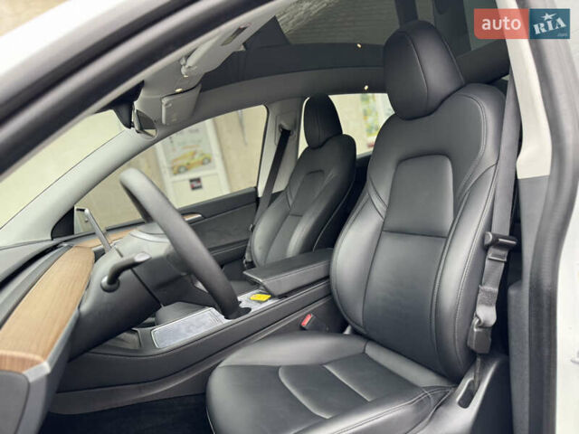 Білий Тесла Model Y, об'ємом двигуна 0 л та пробігом 37 тис. км за 25500 $, фото 19 на Automoto.ua
