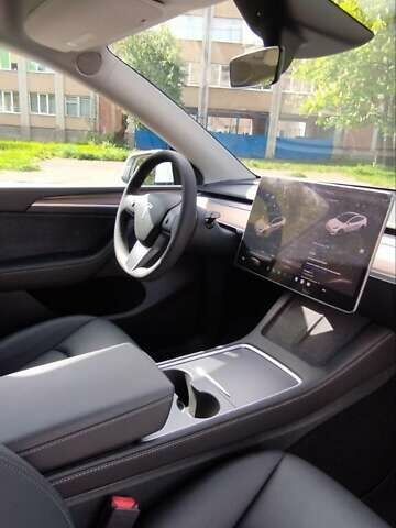 Белый Тесла Model Y, объемом двигателя 0 л и пробегом 1 тыс. км за 38000 $, фото 17 на Automoto.ua