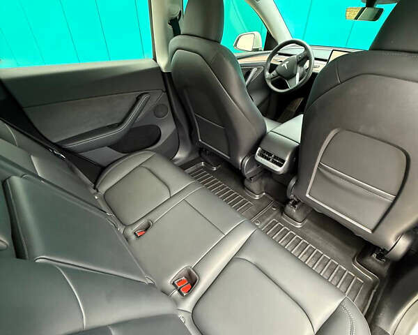 Білий Тесла Model Y, об'ємом двигуна 0 л та пробігом 47 тис. км за 32500 $, фото 10 на Automoto.ua