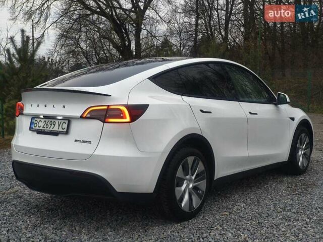 Белый Тесла Model Y, объемом двигателя 0 л и пробегом 39 тыс. км за 26800 $, фото 6 на Automoto.ua