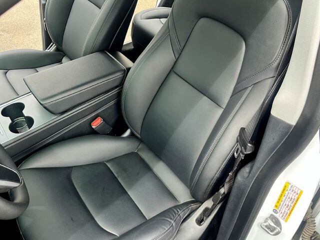 Белый Тесла Model Y, объемом двигателя 0 л и пробегом 40 тыс. км за 28499 $, фото 11 на Automoto.ua