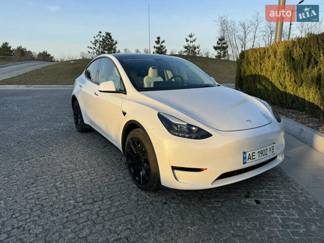 Белый Тесла Model Y, объемом двигателя 0 л и пробегом 3 тыс. км за 39000 $, фото 4 на Automoto.ua