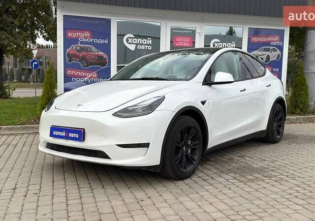 Белый Тесла Model Y, объемом двигателя 0 л и пробегом 34 тыс. км за 27500 $, фото 1 на Automoto.ua