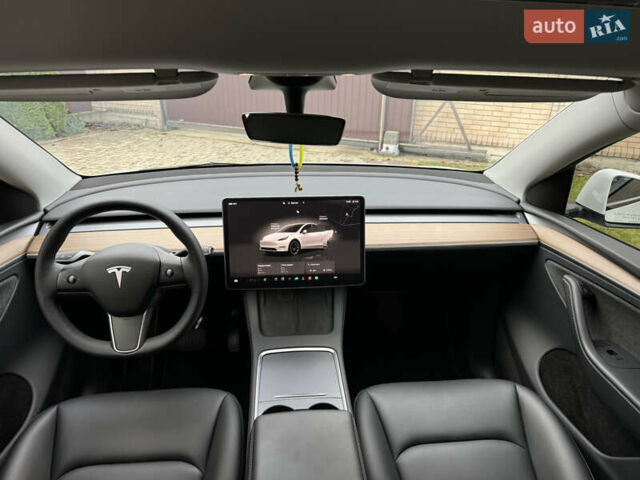 Белый Тесла Model Y, объемом двигателя 0 л и пробегом 18 тыс. км за 29800 $, фото 8 на Automoto.ua