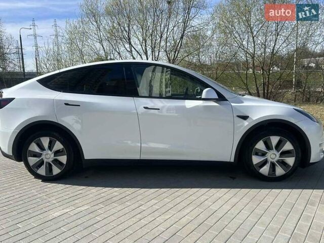 Білий Тесла Model Y, об'ємом двигуна 0 л та пробігом 37 тис. км за 27900 $, фото 4 на Automoto.ua
