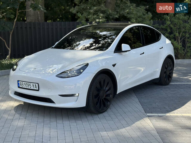 Белый Тесла Model Y, объемом двигателя 0 л и пробегом 52 тыс. км за 42000 $, фото 1 на Automoto.ua