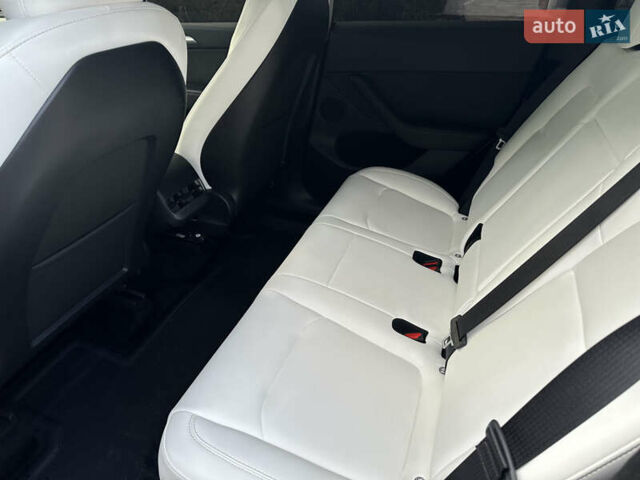 Белый Тесла Model Y, объемом двигателя 0 л и пробегом 12 тыс. км за 32000 $, фото 33 на Automoto.ua