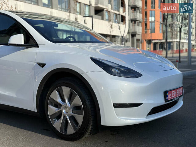 Белый Тесла Model Y, объемом двигателя 0 л и пробегом 35 тыс. км за 33777 $, фото 13 на Automoto.ua