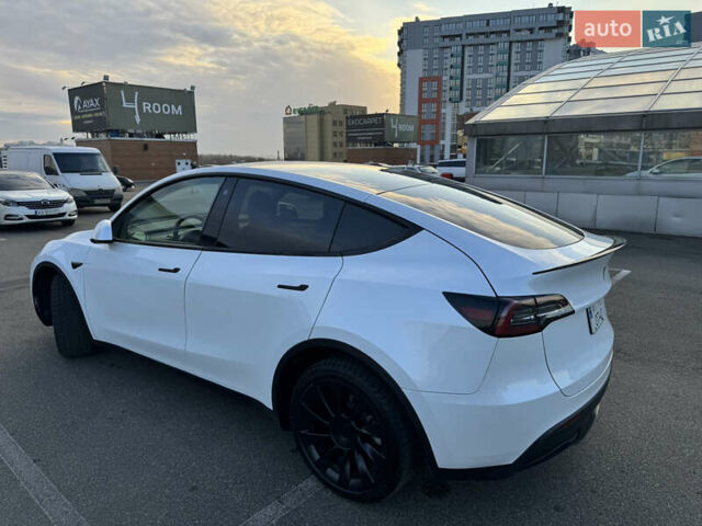 Белый Тесла Model Y, объемом двигателя 0 л и пробегом 24 тыс. км за 28999 $, фото 4 на Automoto.ua