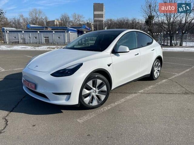Белый Тесла Model Y, объемом двигателя 0 л и пробегом 30 тыс. км за 34500 $, фото 2 на Automoto.ua