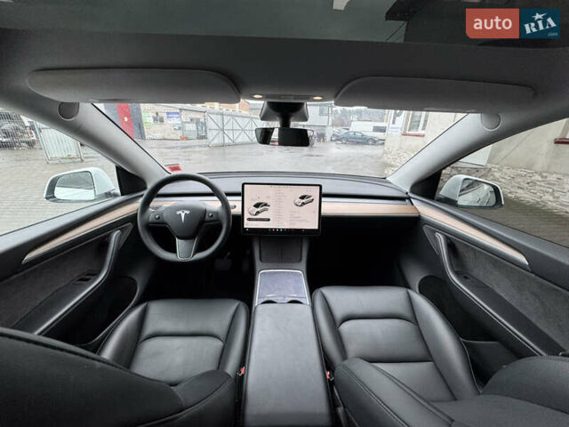 Білий Тесла Model Y, об'ємом двигуна 0 л та пробігом 37 тис. км за 25500 $, фото 22 на Automoto.ua
