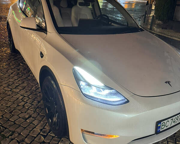 Белый Тесла Model Y, объемом двигателя 0 л и пробегом 35 тыс. км за 28800 $, фото 13 на Automoto.ua
