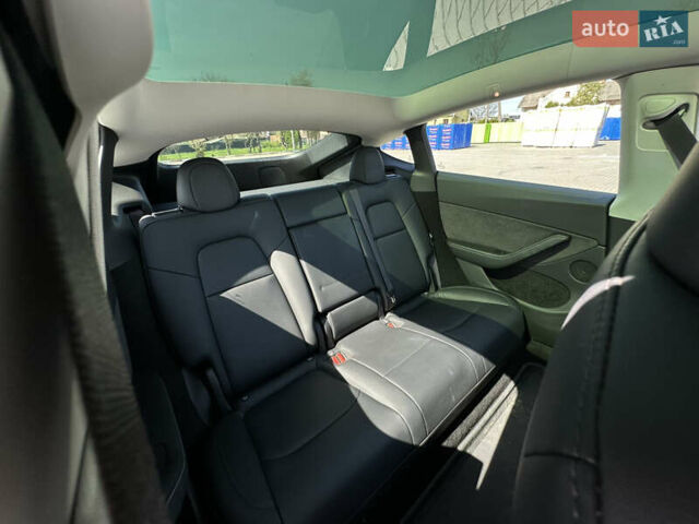 Белый Тесла Model Y, объемом двигателя 0 л и пробегом 32 тыс. км за 27199 $, фото 17 на Automoto.ua