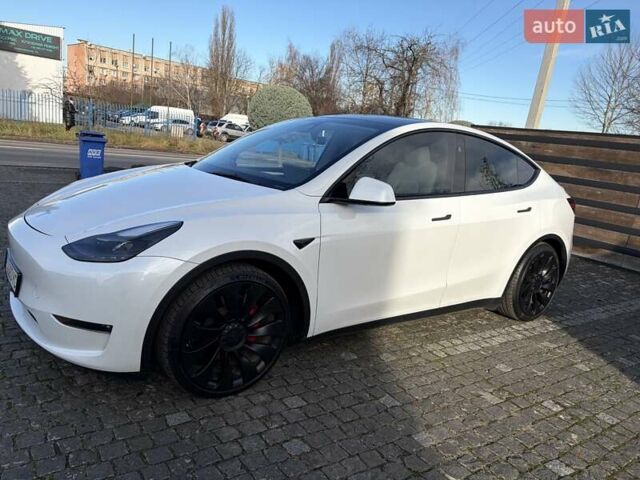 Белый Тесла Model Y, объемом двигателя 0 л и пробегом 47 тыс. км за 32500 $, фото 2 на Automoto.ua