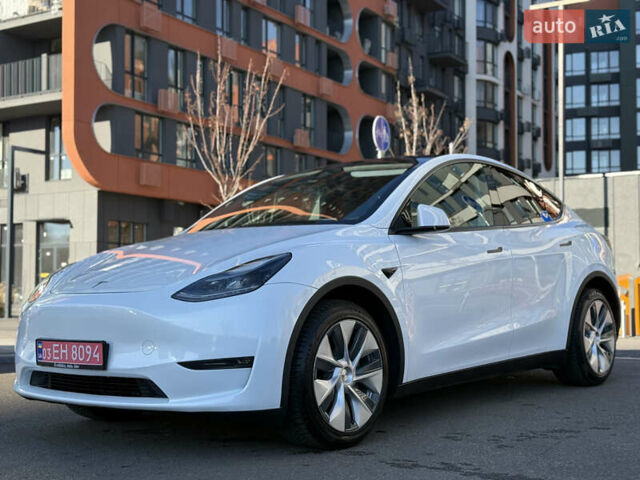 Белый Тесла Model Y, объемом двигателя 0 л и пробегом 35 тыс. км за 33777 $, фото 2 на Automoto.ua