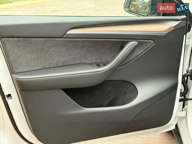 Тесла Model Y 2023 в Новояворовск на Automoto.ua Белый Тесла Model Y, объемом двигателя 0 л и пробегом 41 тыс. км за 28300 $, фото 42 на Automoto.ua