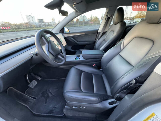 Білий Тесла Model Y, об'ємом двигуна 0 л та пробігом 48 тис. км за 28000 $, фото 11 на Automoto.ua