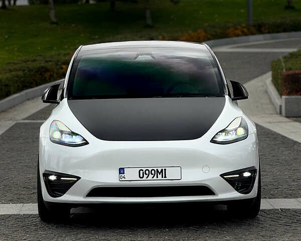 Білий Тесла Model Y, об'ємом двигуна 0 л та пробігом 52 тис. км за 32000 $, фото 6 на Automoto.ua