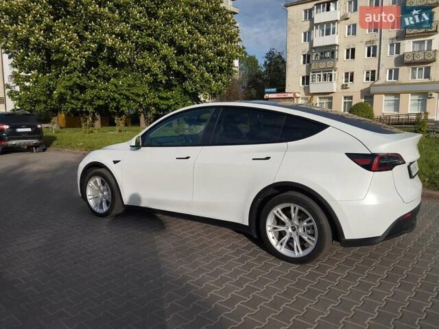 Белый Тесла Model Y, объемом двигателя 0 л и пробегом 31 тыс. км за 25500 $, фото 17 на Automoto.ua