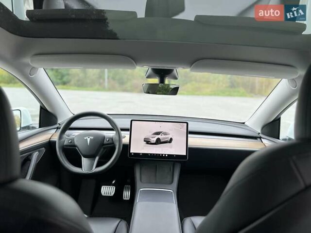 Белый Тесла Model Y, объемом двигателя 0 л и пробегом 24 тыс. км за 32800 $, фото 12 на Automoto.ua