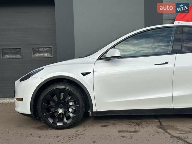 Білий Тесла Model Y, об'ємом двигуна 0 л та пробігом 36 тис. км за 30999 $, фото 3 на Automoto.ua