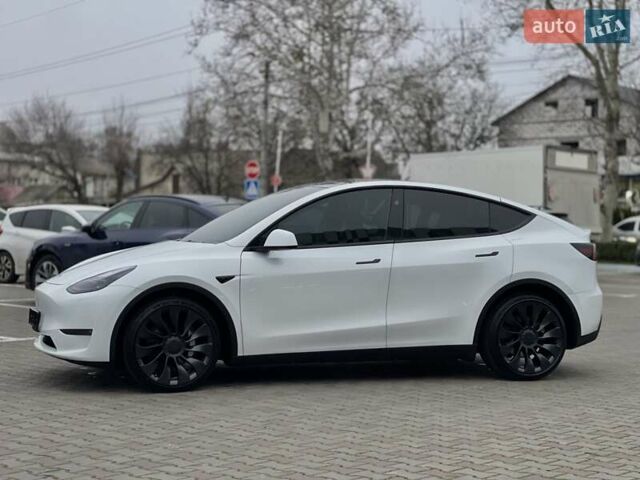 Білий Тесла Model Y, об'ємом двигуна 0 л та пробігом 27 тис. км за 28500 $, фото 4 на Automoto.ua