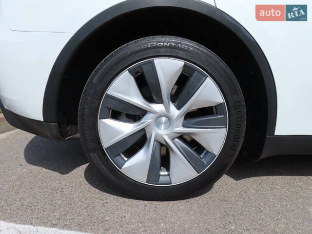 Белый Тесла Model Y, объемом двигателя 0 л и пробегом 41 тыс. км за 27000 $, фото 14 на Automoto.ua