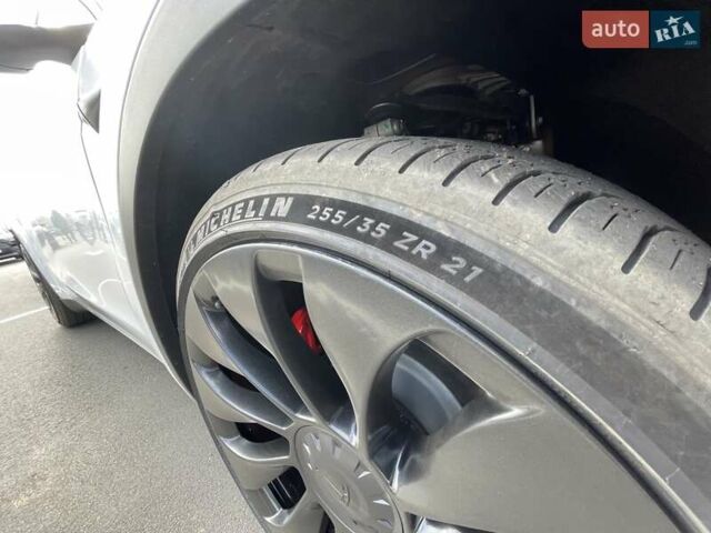 Белый Тесла Model Y, объемом двигателя 0 л и пробегом 4 тыс. км за 29800 $, фото 43 на Automoto.ua