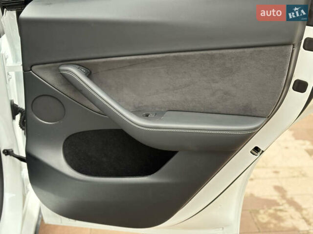 Тесла Model Y 2023 в Новояворовск на Automoto.ua Белый Тесла Model Y, объемом двигателя 0 л и пробегом 41 тыс. км за 28300 $, фото 45 на Automoto.ua