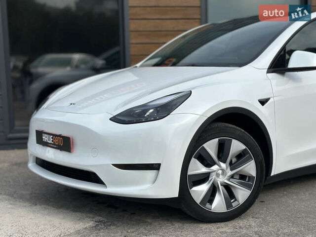 Білий Тесла Model Y, об'ємом двигуна 0 л та пробігом 47 тис. км за 26500 $, фото 3 на Automoto.ua