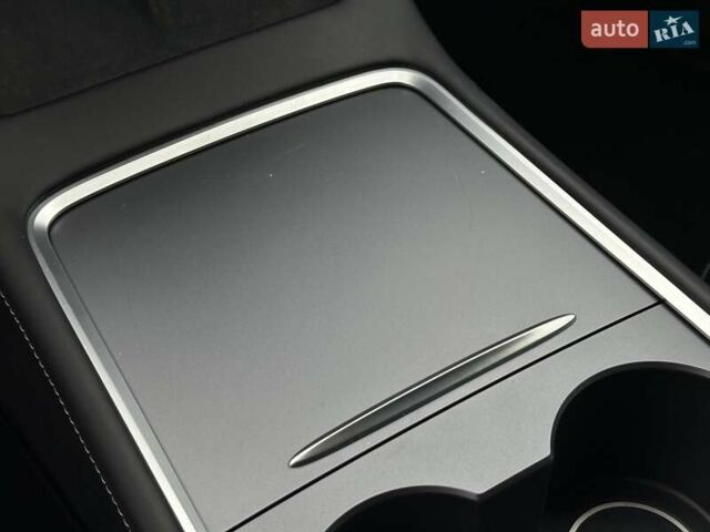 Белый Тесла Model Y, объемом двигателя 0 л и пробегом 42 тыс. км за 26999 $, фото 31 на Automoto.ua