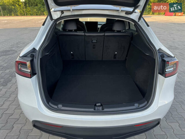 Білий Тесла Model Y, об'ємом двигуна 0 л та пробігом 34 тис. км за 26350 $, фото 17 на Automoto.ua