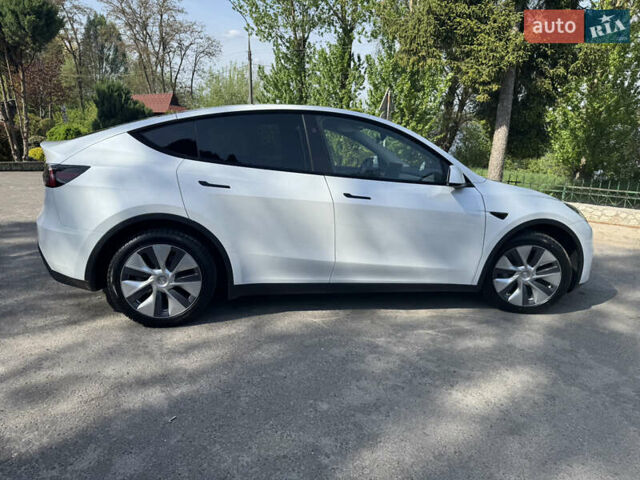 Белый Тесла Model Y, объемом двигателя 0 л и пробегом 24 тыс. км за 32500 $, фото 4 на Automoto.ua