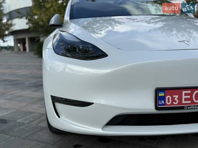 Белый Тесла Model Y, объемом двигателя 0 л и пробегом 35 тыс. км за 34500 $, фото 9 на Automoto.ua