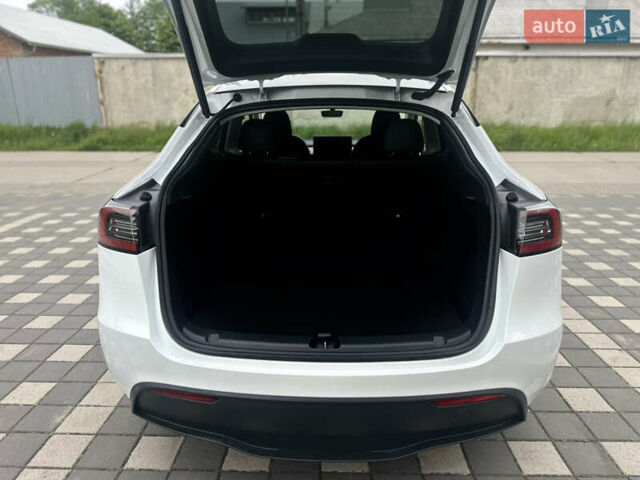 Белый Тесла Model Y, объемом двигателя 0 л и пробегом 29 тыс. км за 28900 $, фото 10 на Automoto.ua