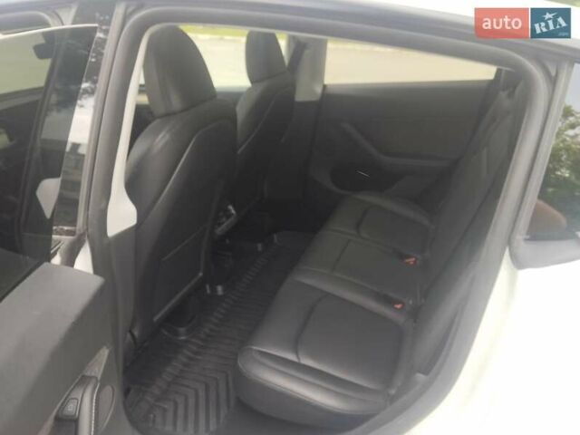 Белый Тесла Model Y, объемом двигателя 0 л и пробегом 31 тыс. км за 25500 $, фото 5 на Automoto.ua