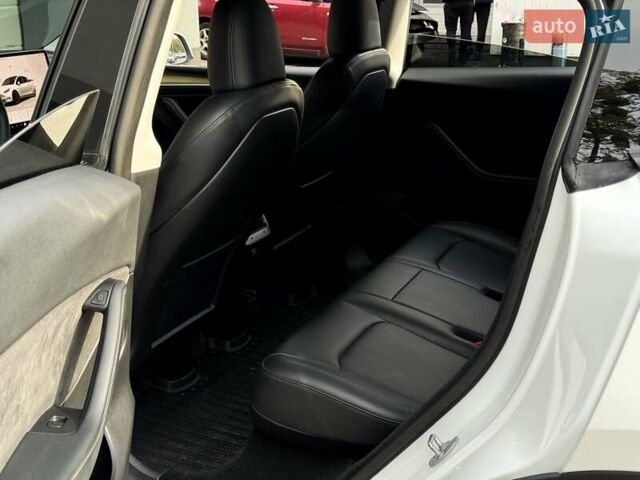 Белый Тесла Model Y, объемом двигателя 0 л и пробегом 89 тыс. км за 30999 $, фото 14 на Automoto.ua