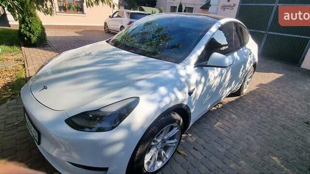 Белый Тесла Model Y, объемом двигателя 0 л и пробегом 13 тыс. км за 29500 $, фото 6 на Automoto.ua