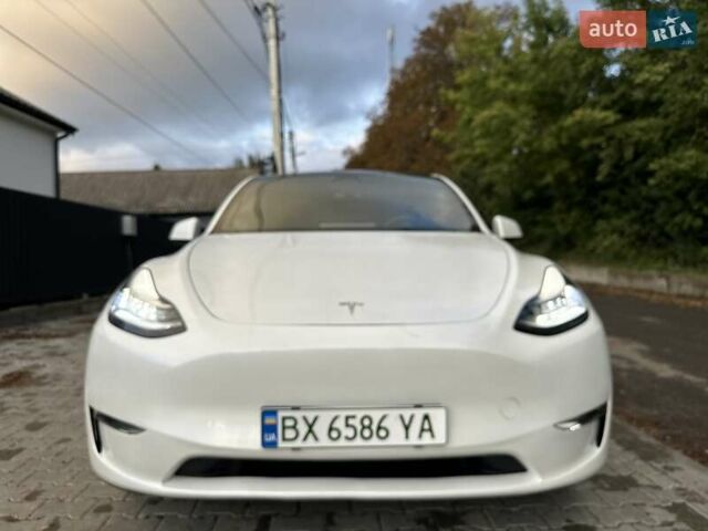 Белый Тесла Model Y, объемом двигателя 0 л и пробегом 62 тыс. км за 24999 $, фото 3 на Automoto.ua