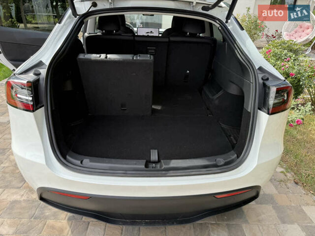 Белый Тесла Model Y, объемом двигателя 0 л и пробегом 20 тыс. км за 39000 $, фото 23 на Automoto.ua