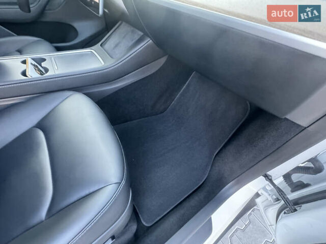 Білий Тесла Model Y, об'ємом двигуна 0 л та пробігом 34 тис. км за 26350 $, фото 14 на Automoto.ua