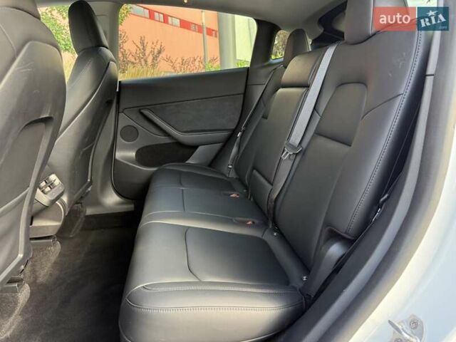 Белый Тесла Model Y, объемом двигателя 0 л и пробегом 35 тыс. км за 34500 $, фото 34 на Automoto.ua