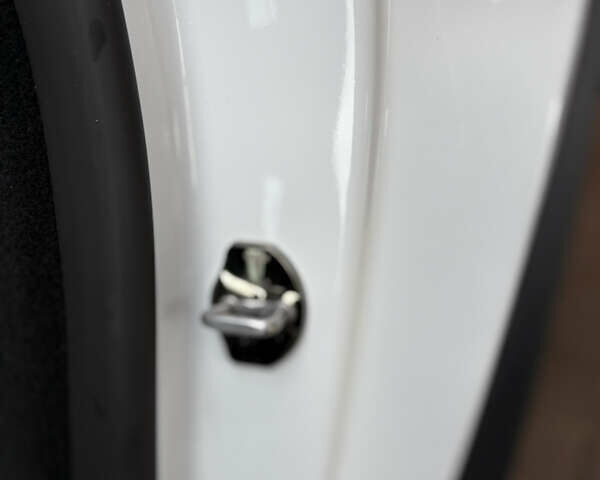 Тесла Model Y 2023 в Новояворовск на Automoto.ua Белый Тесла Model Y, объемом двигателя 0 л и пробегом 41 тыс. км за 28300 $, фото 22 на Automoto.ua