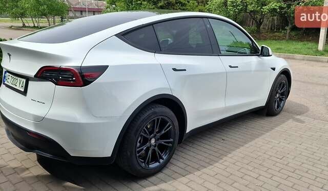 Белый Тесла Model Y, объемом двигателя 0 л и пробегом 4 тыс. км за 38500 $, фото 5 на Automoto.ua