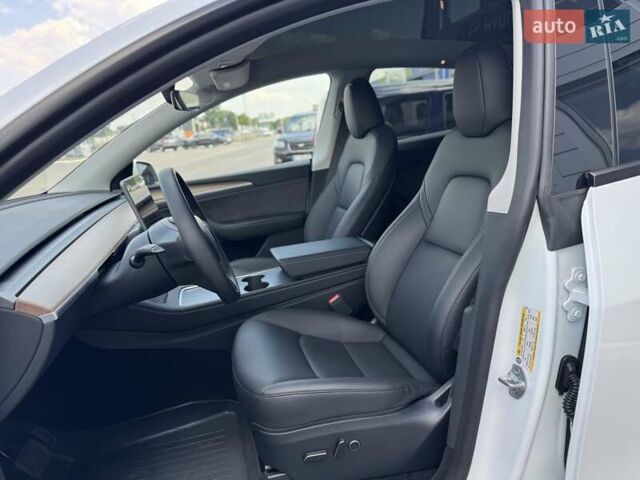 Белый Тесла Model Y, объемом двигателя 0 л и пробегом 6 тыс. км за 38000 $, фото 8 на Automoto.ua