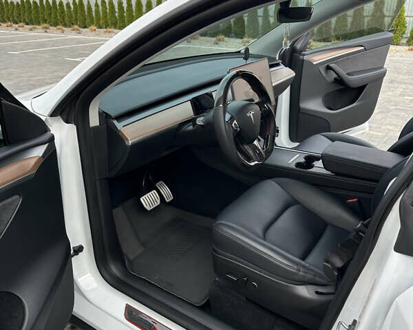 Белый Тесла Model Y, объемом двигателя 0 л и пробегом 24 тыс. км за 32000 $, фото 10 на Automoto.ua