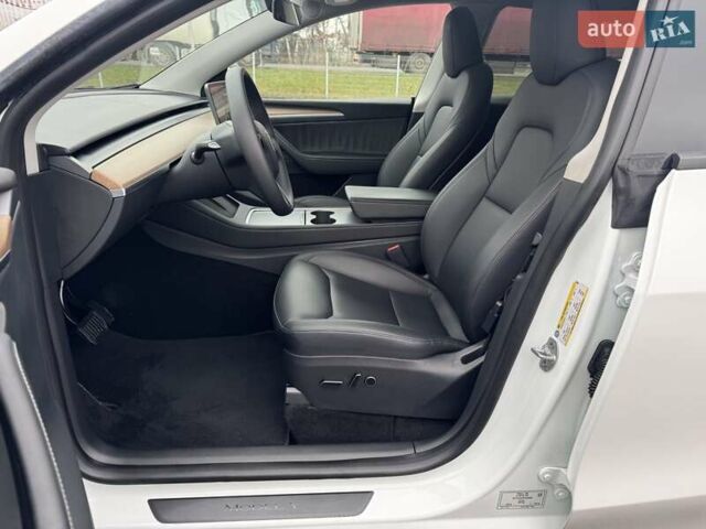 Белый Тесла Model Y, объемом двигателя 0 л и пробегом 59 тыс. км за 31490 $, фото 12 на Automoto.ua